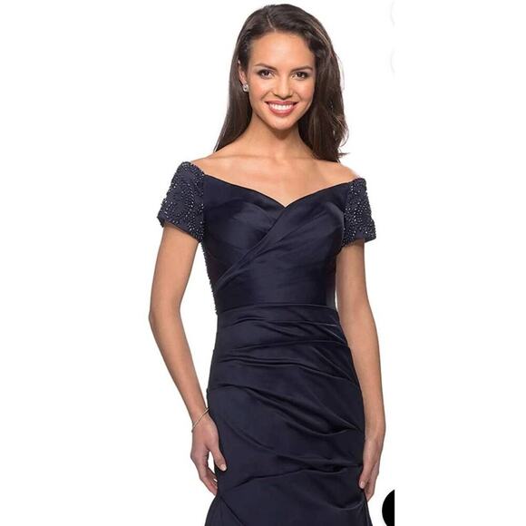 New La Femme Elegant Embellished Gown 12 Satin Navy Sweetheart Neck Short Sleeve - Picture 3 of 11